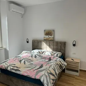 Guest house 21 At Blloku Area, Tirana